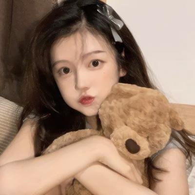 《怪诞小镇第二季》封面