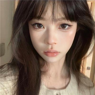 《她和她的美丽岛》封面